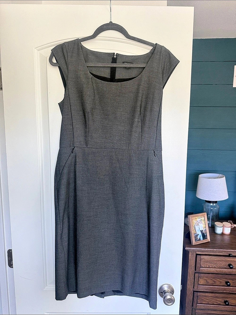 Ann Taylor Gray Midi Dress Size 8 Like New